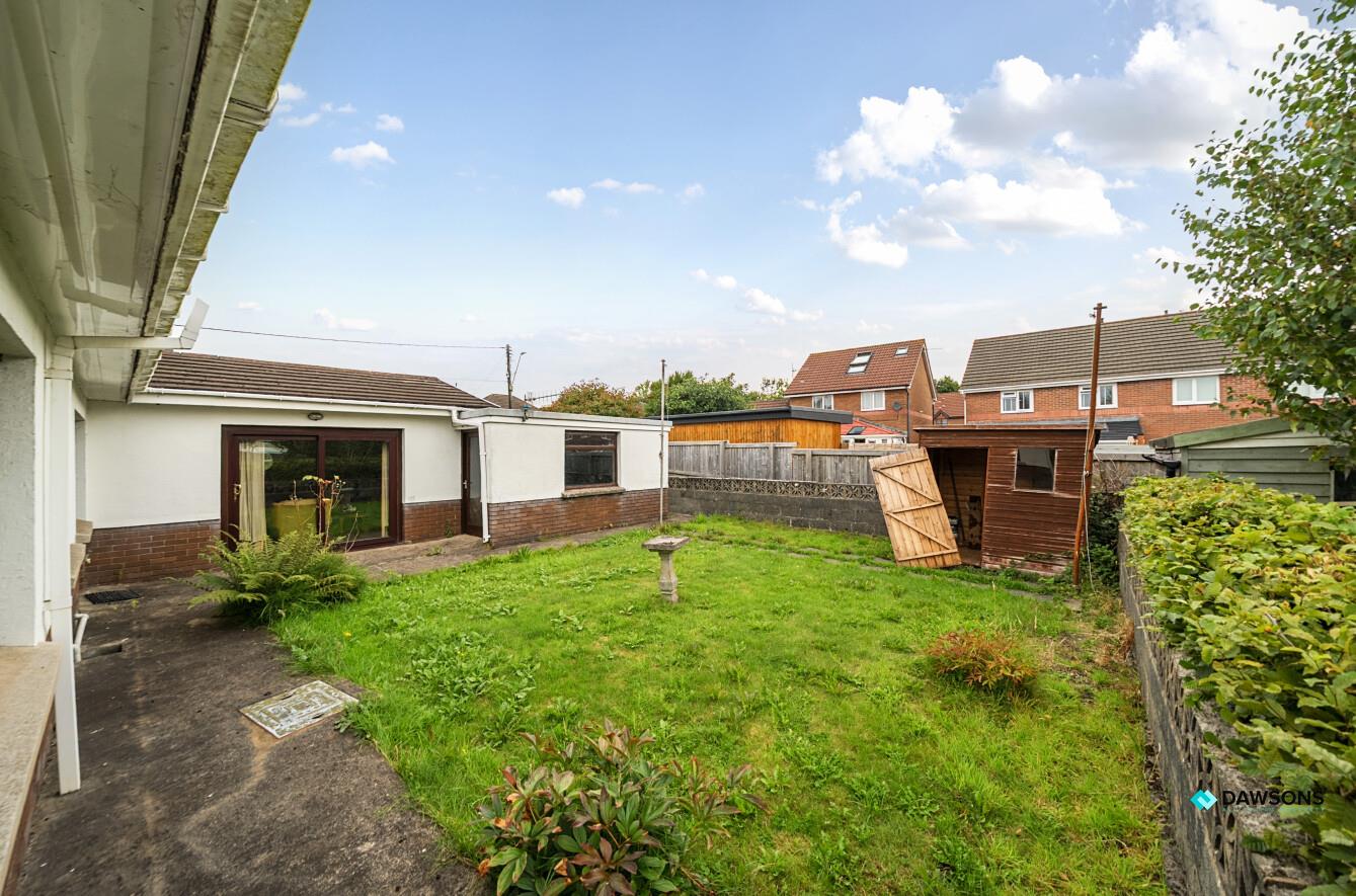 Y Llwyn, Llanelli, SA15 1JT